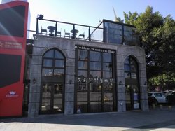 工业风轻钢结构办公楼和住宅及时尚建筑